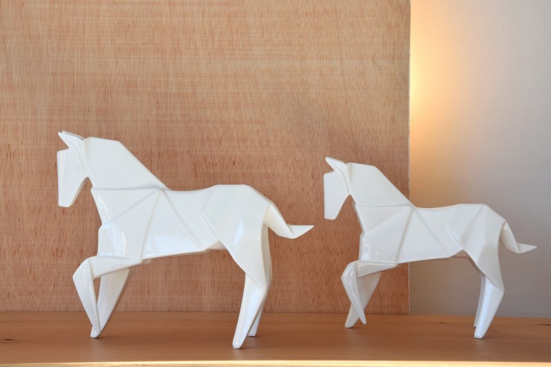 ORIGAMI HORSE COLLECTION. WHITE CERAMIC SCULPTURE | VP Interiorismo